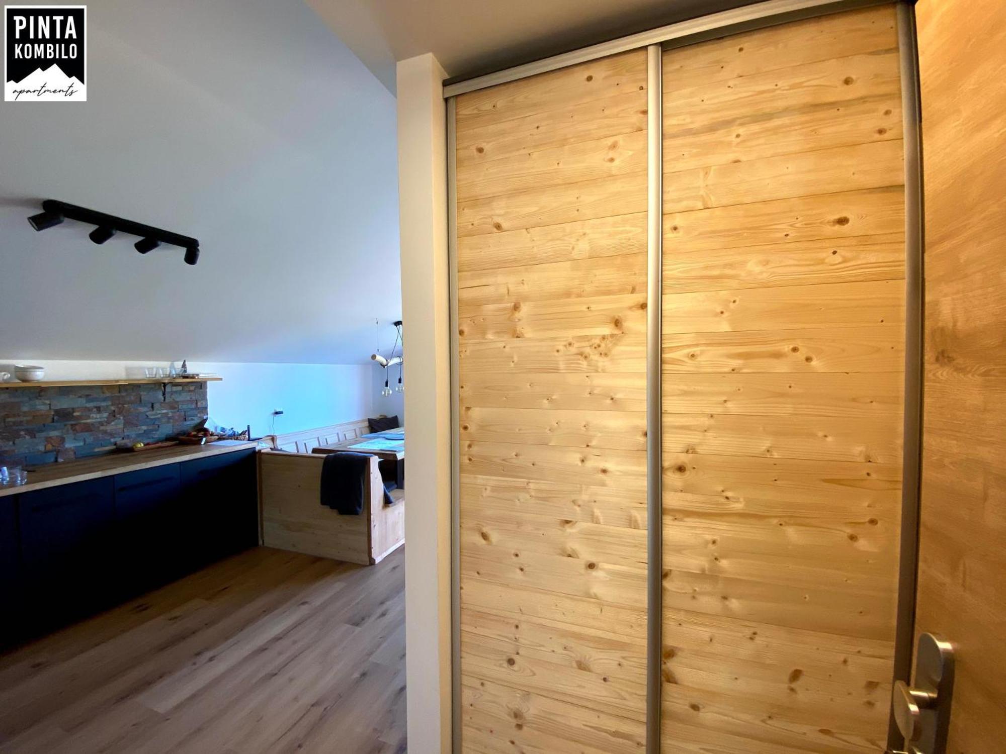 Pinta Kombilo Apartments Grobming Room photo